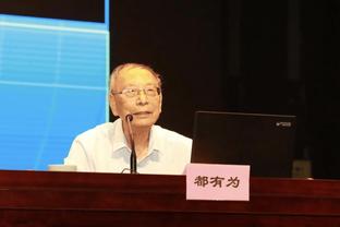 伤病严重！曼联本赛季至今已经使用了10对不同的中卫组合